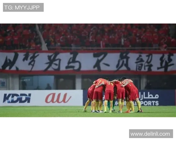 重庆足球队耐力表现创新高引发广泛关注与讨论